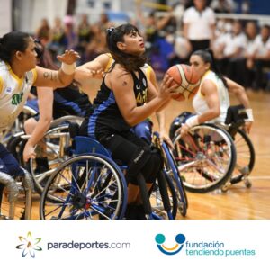 Fernanda Pallares apuntado al aro