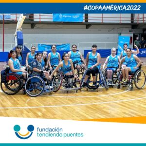 El equipo de Las Lobas en la cancha.